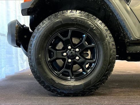 Used 2021 Jeep Wrangler Unlimited Willys image 8