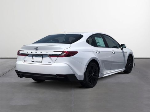 New 2026 Toyota Camry SE FWD image 5