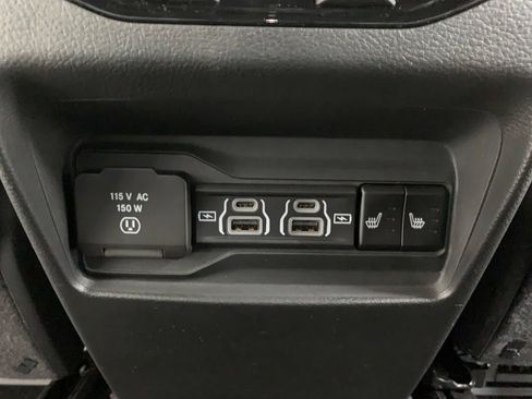 Used 2025 Jeep Grand Cherokee Limited w/ Black Appearance Package AWD/4WD image 10