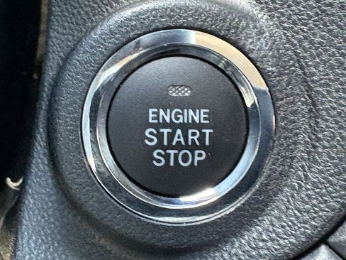 Used 2025 Subaru Outback Premium image 20