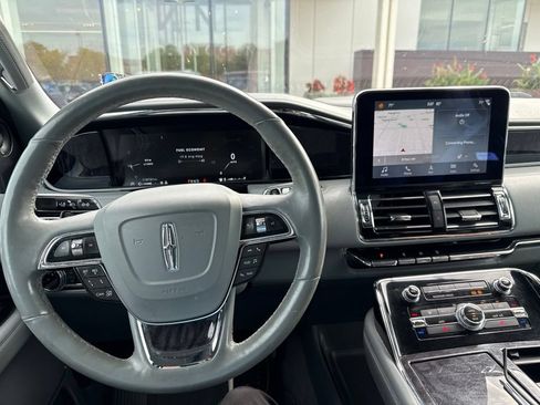 Used 2019 Lincoln Navigator Select w/ Technology Package AWD/4WD image 8