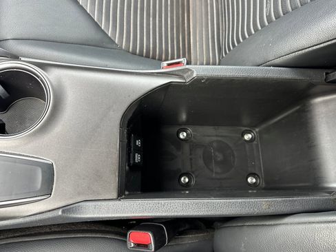 Used 2024 Toyota Camry SE image 31