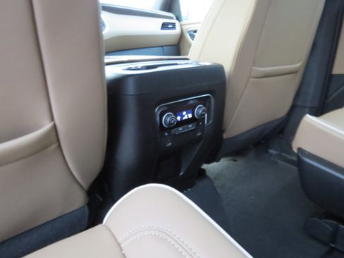 Used 2024 Chevrolet Tahoe Premier image 16