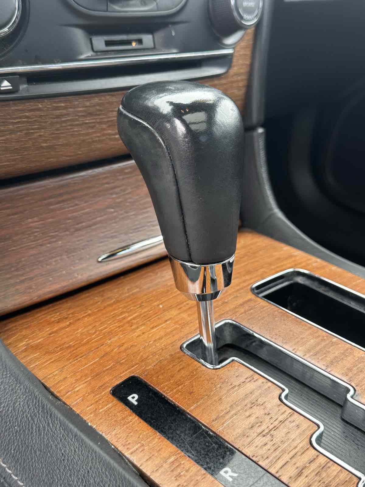 Used 2014 Chrysler 300 C w/ Harman/Kardon Audio Group RWD image 21