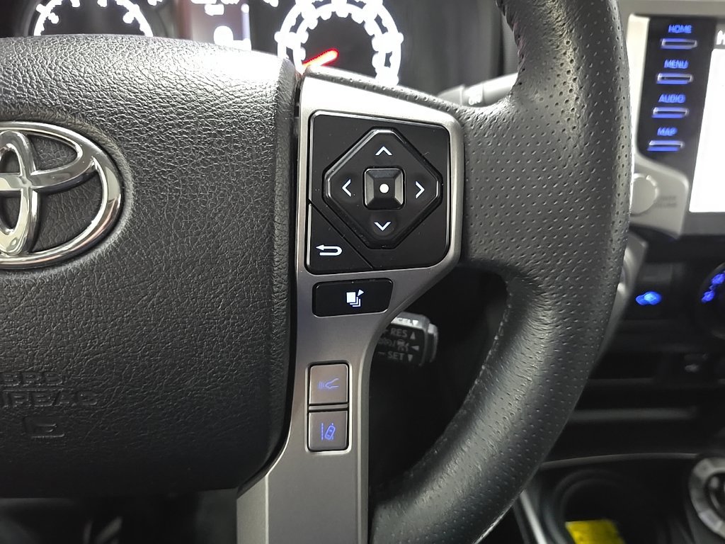 Used 2020 Toyota 4Runner SR5 Premium w/ Moonroof Package AWD/4WD image 21