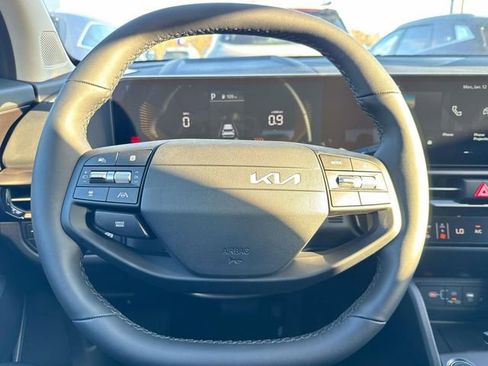 New 2026 Kia Sportage EX w/ EX Panorama Roof Package FWD image 26