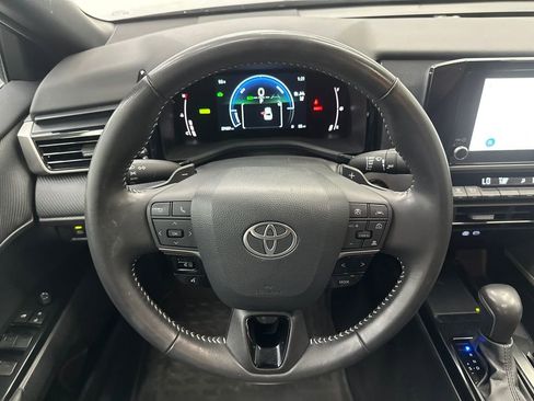 Used 2025 Toyota Camry SE w/ Convenience Package FWD image 23