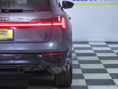 Used 2024 Audi Q8 e-tron Prestige image 38
