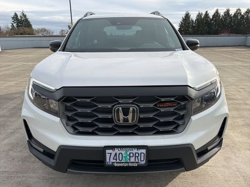 Used 2023 Honda Passport TrailSport image 2