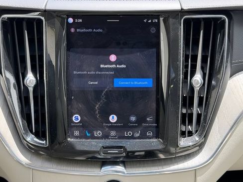 Certified 2024 Volvo XC60 B5 Ultimate AWD/4WD image 18