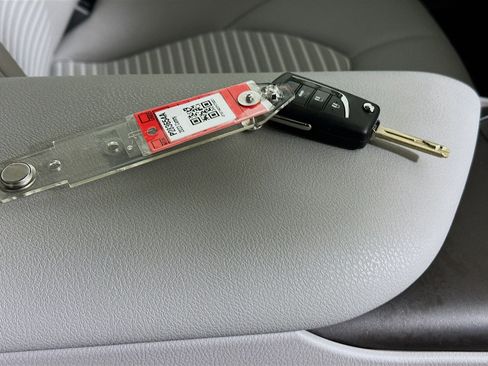Used 2023 Toyota Camry SE FWD image 32