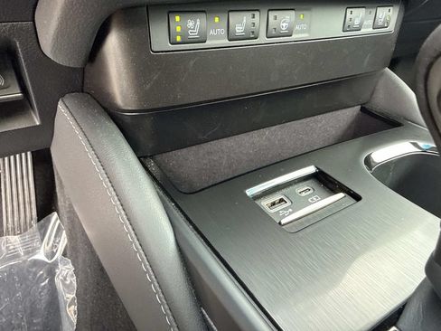 Used 2025 Lexus ES 350 w/ Premium Package FWD image 34