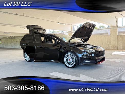 Used 2016 Ford Focus ST w/ Equipment Group 401A FWD image 31