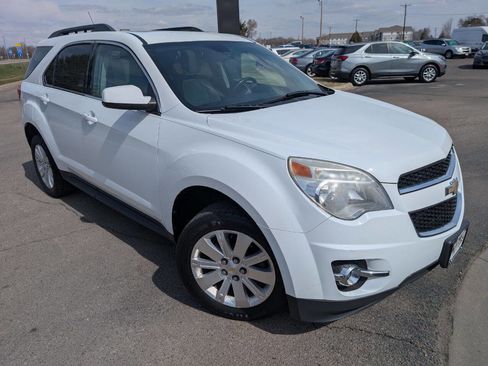 Used 2011 Chevrolet Equinox LT image 3