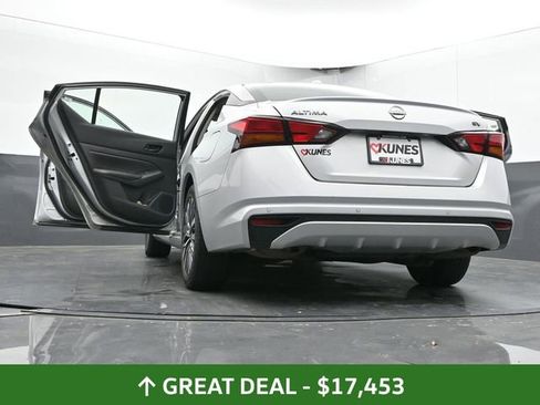 Used 2024 Nissan Altima 2.5 SV image 73