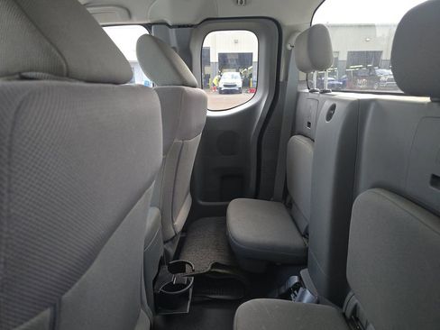 Used 2019 Nissan Frontier S image 4