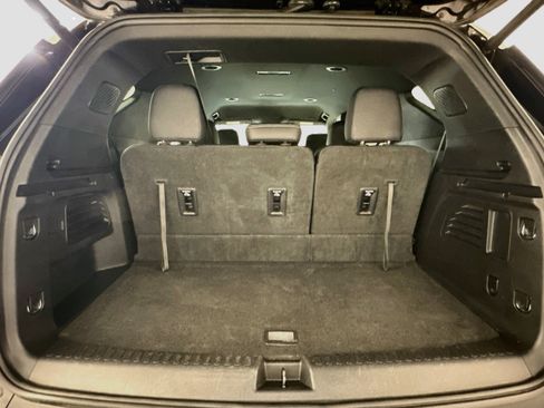Used 2025 Chevrolet Traverse LT AWD/4WD image 31