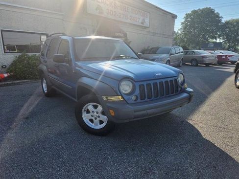Used 2005 Jeep Liberty Sport AWD/4WD image 2