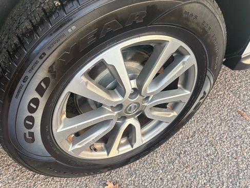 Used 2013 Nissan Pathfinder SV image 37