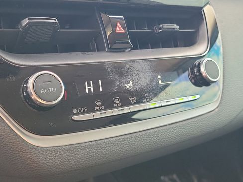 Used 2024 Toyota Corolla LE image 29