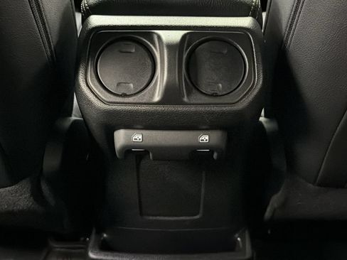 Used 2024 Jeep Wrangler Unlimited AWD/4WD image 34