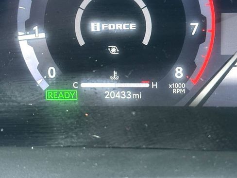 Used 2025 Toyota Tacoma Limited AWD/4WD image 25