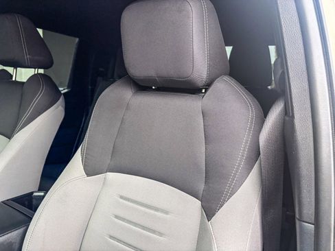 Certified 2025 Toyota Tacoma TRD Off-Road image 24