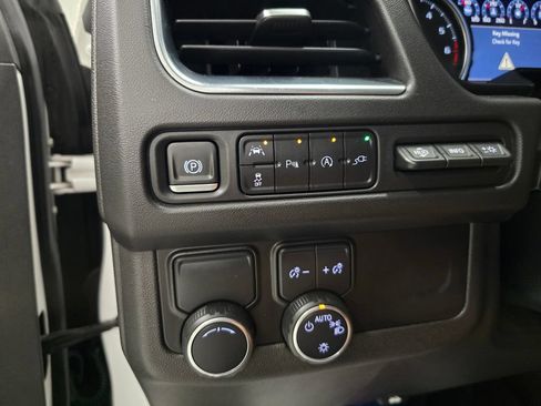 Used 2021 Chevrolet Suburban High Country RWD image 31
