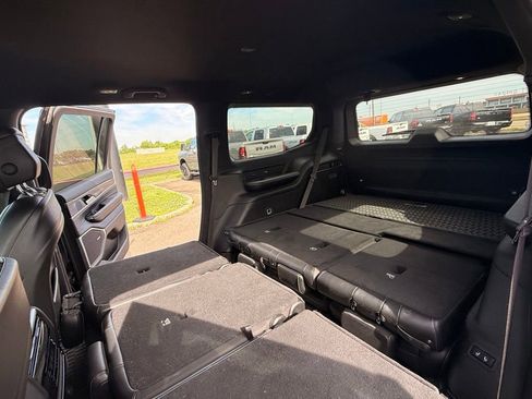 Used 2024 Jeep Wagoneer Series II w/ Flexible Seating Group RWD image 33