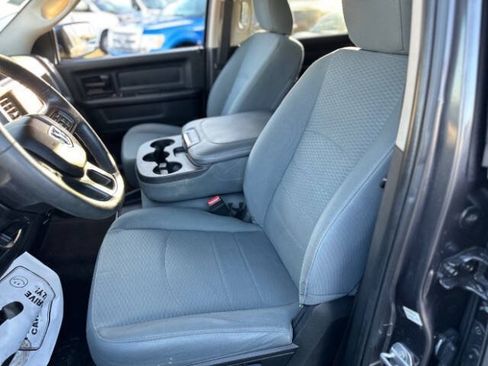 Used 2017 RAM 1500 Express RWD image 11