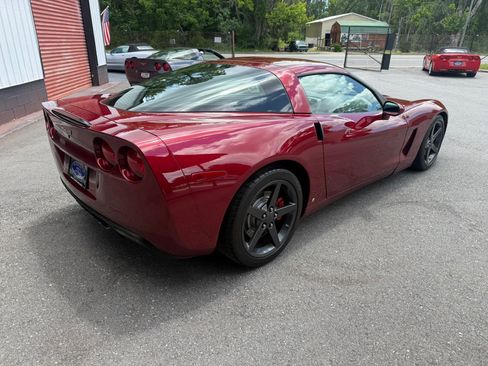 Used 2007 Chevrolet Corvette Coupe w/ Performance Package RWD image 6