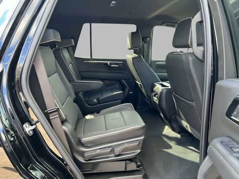 Used 2025 Chevrolet Tahoe Premier AWD/4WD image 17