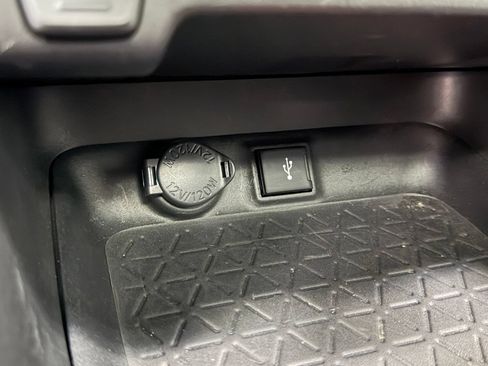 Used 2022 Toyota RAV4 XLE Premium AWD/4WD image 35