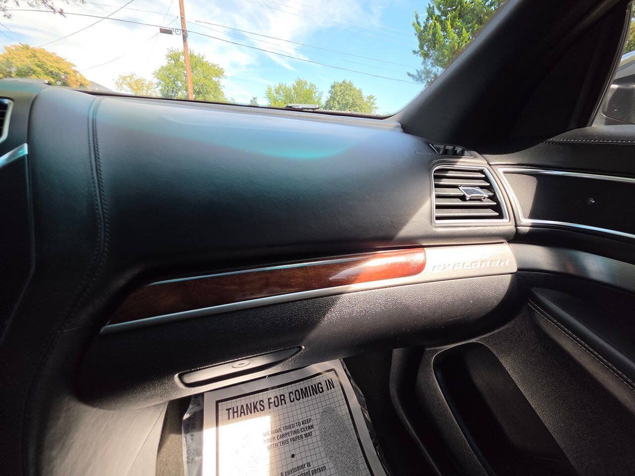 Used 2016 Ford Explorer Platinum AWD/4WD image 32
