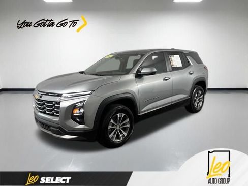 Used 2026 Chevrolet Equinox LT w/ Convenience Package II FWD image 1