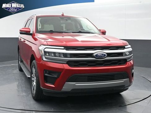 Used 2022 Ford Expedition XLT image 1