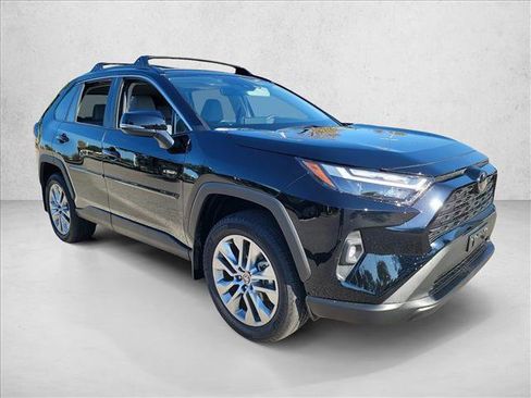 Used 2025 Toyota RAV4 XLE Premium image 3