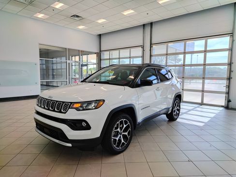Used 2025 Jeep Compass Limited AWD/4WD image 7