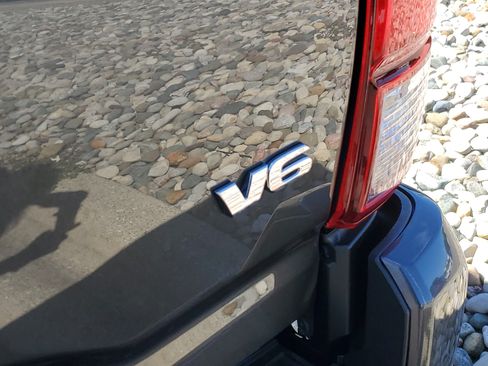 Used 2022 Toyota Tacoma SR AWD/4WD image 32