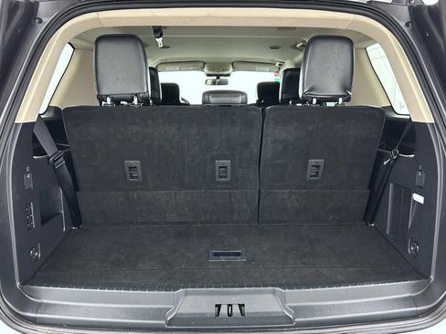 Used 2024 Ford Expedition XLT image 23