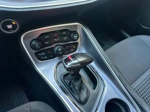 Used 2019 Dodge Challenger R/T w/ Driver Convenience Group RWD image 20