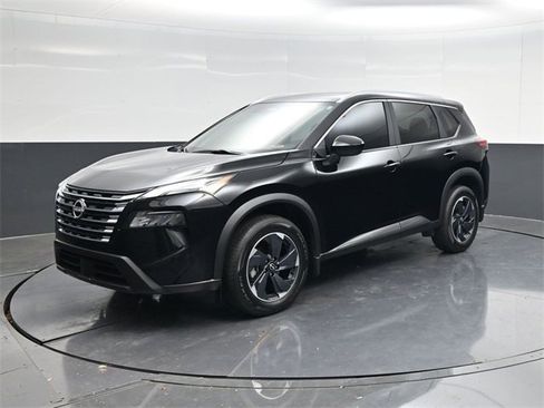 Used 2024 Nissan Rogue SV w/ SV Premium Package image 7