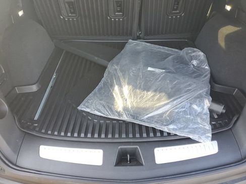 Certified 2023 Cadillac XT5 Premium Luxury w/ LPO, Floor Liner Package AWD/4WD image 8