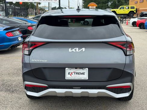 Used 2024 Kia Sportage EX image 5