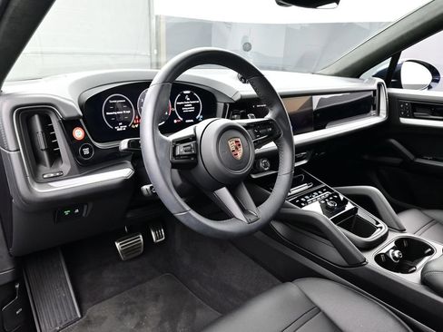 New 2025 Porsche Cayenne S AWD/4WD image 4