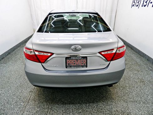 Used 2015 Toyota Camry XLE w/ Moonroof Package FWD image 5