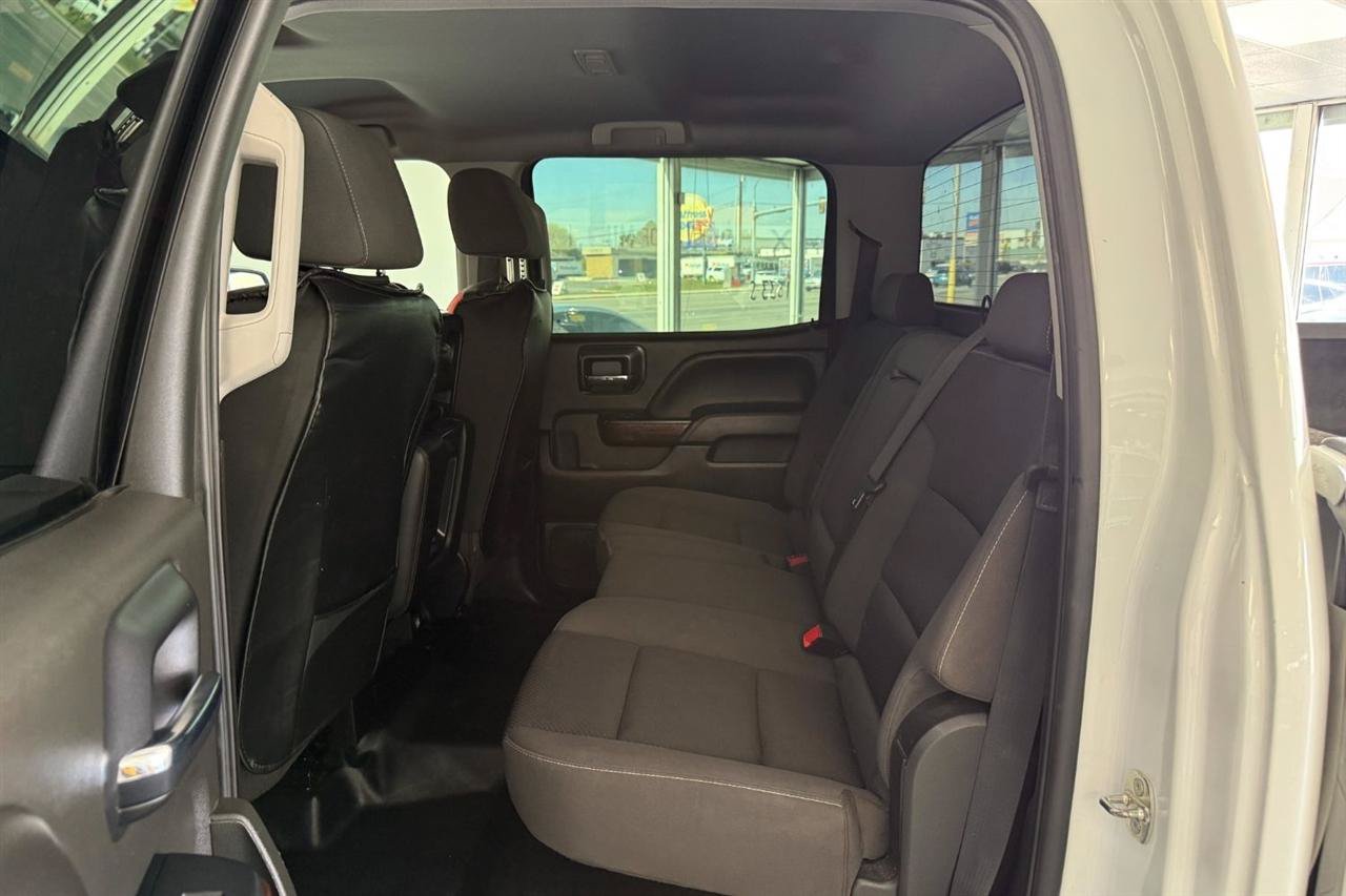 Used 2018 GMC Sierra 1500 SLE w/ Suspension Package, Off-Road AWD/4WD image 17