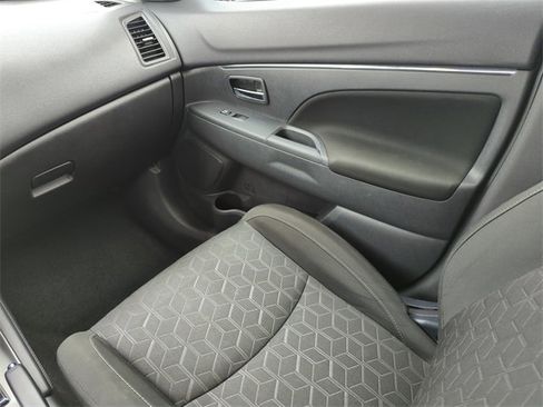 Used 2023 Mitsubishi Outlander Sport ES image 23