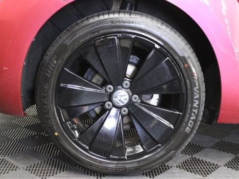 Used 2017 Volkswagen Beetle #PinkBeetle FWD image 9