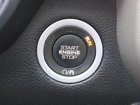 Used 2021 RAM 1500 Laramie AWD/4WD image 26